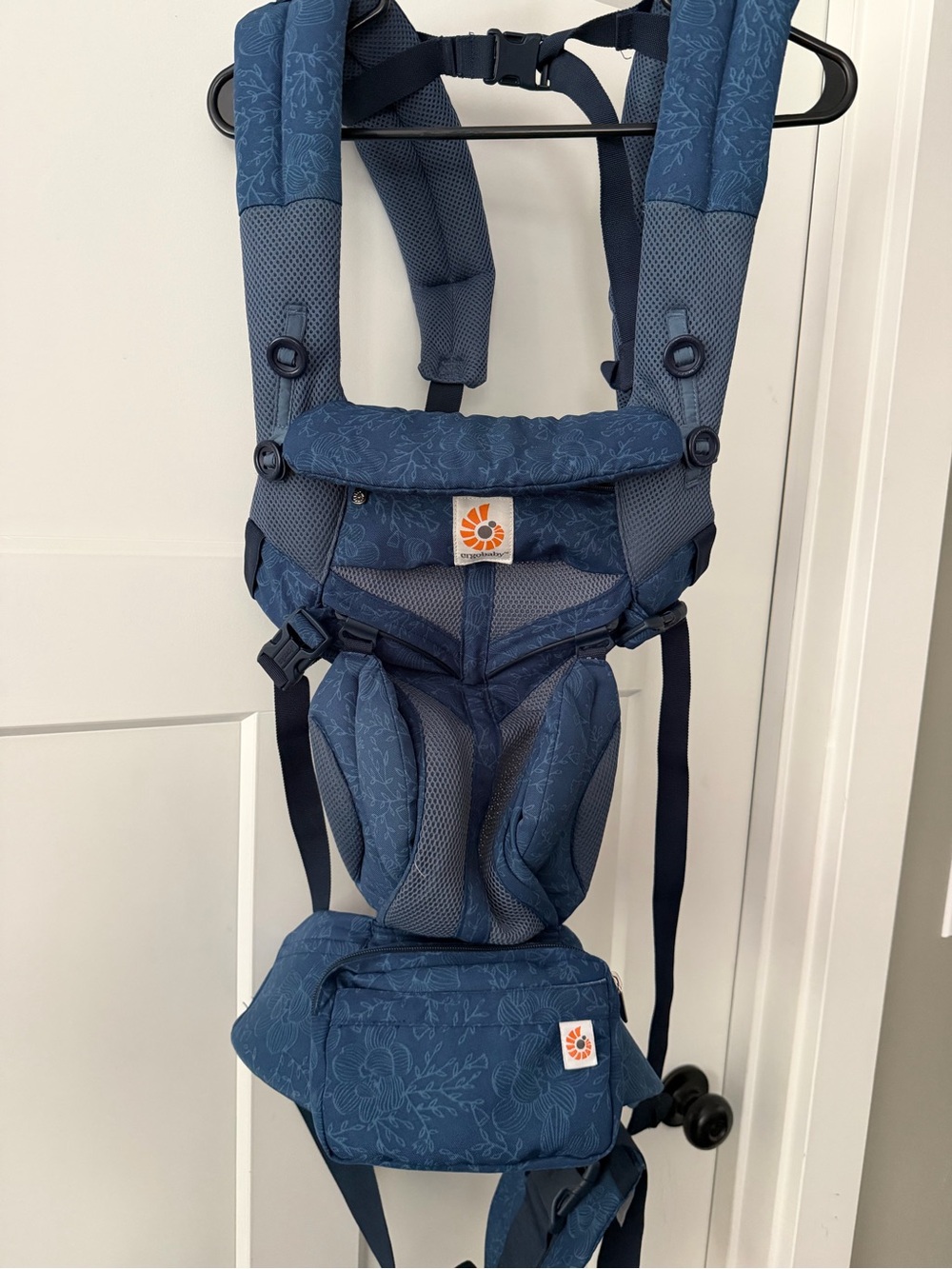 Ergobaby Navy Floral